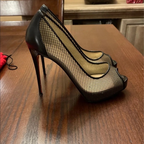 Christian Louboutin heels - Picture 4 of 6
